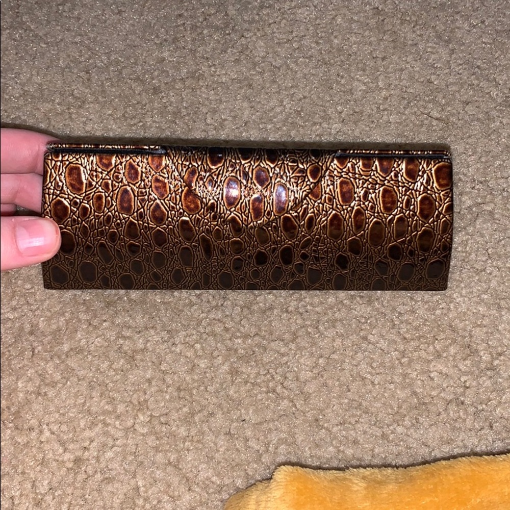 Eyeglass holder